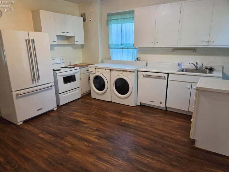 614 Park Avenue, Fremont, 43420, 4 Bedrooms Bedrooms, ,1 BathroomBathrooms,Residential,For Sale,Park,20262592