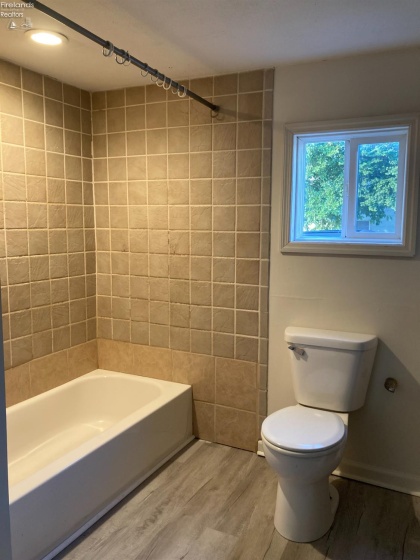408 Vine Street, Clyde, 43410, 4 Bedrooms Bedrooms, ,2 BathroomsBathrooms,Residential,For Sale,Vine,20262583