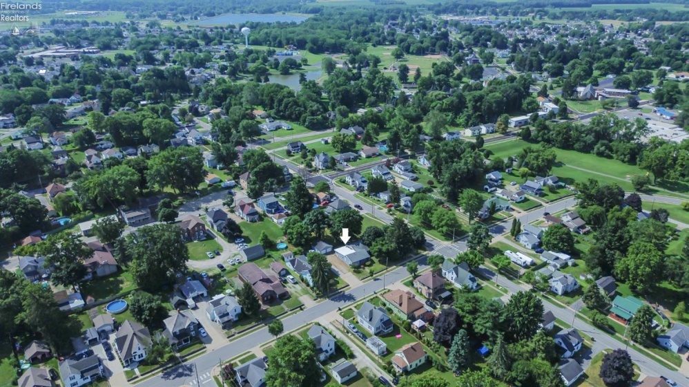 408 Vine Street, Clyde, 43410, 4 Bedrooms Bedrooms, ,2 BathroomsBathrooms,Residential,For Sale,Vine,20262583