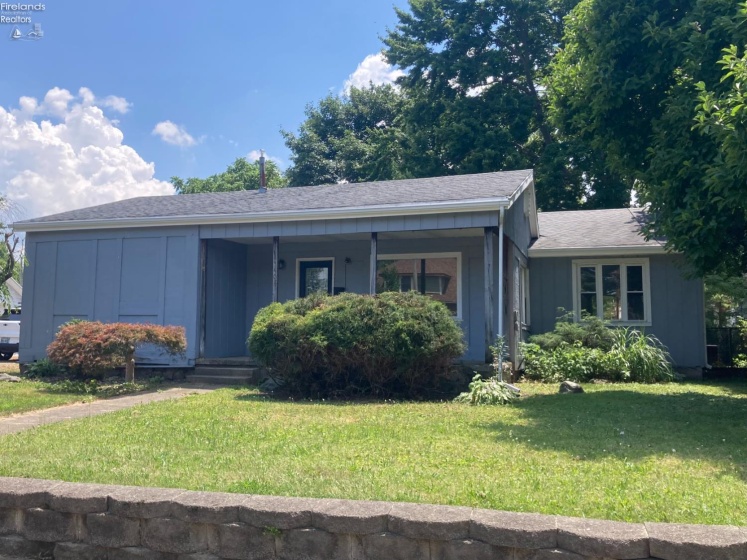 408 Vine Street, Clyde, 43410, 4 Bedrooms Bedrooms, ,2 BathroomsBathrooms,Residential,For Sale,Vine,20262583