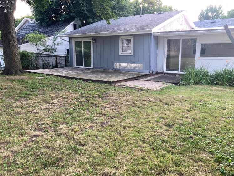408 Vine Street, Clyde, 43410, 4 Bedrooms Bedrooms, ,2 BathroomsBathrooms,Residential,For Sale,Vine,20262583