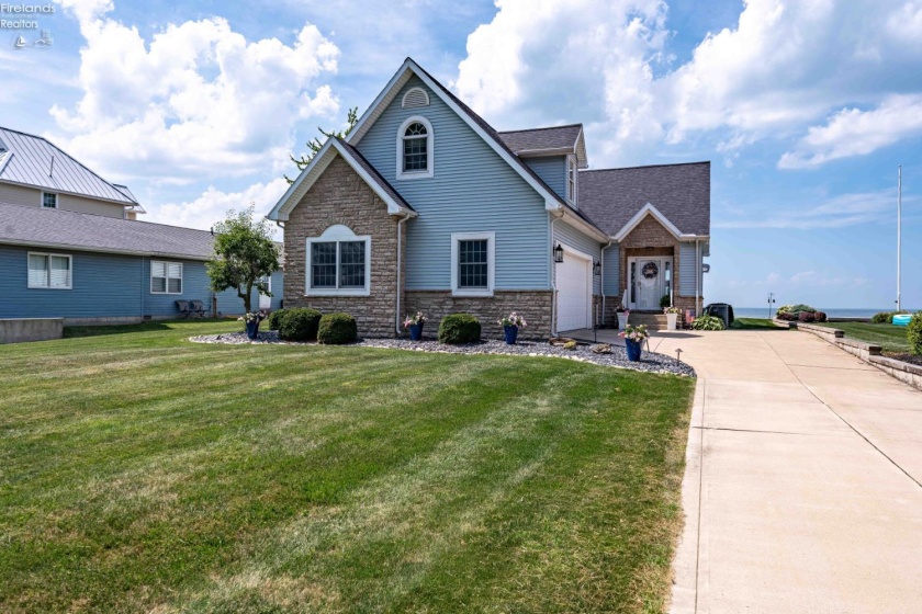 2313 Sand Road, Port Clinton, 43452, 4 Bedrooms Bedrooms, ,3 BathroomsBathrooms,Residential,For Sale,Sand,20262617