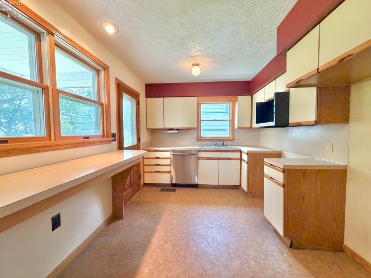 202 Euclid Avenue, Bellevue, 44811, 3 Bedrooms Bedrooms, ,1 BathroomBathrooms,Residential,For Sale,Euclid,20262276