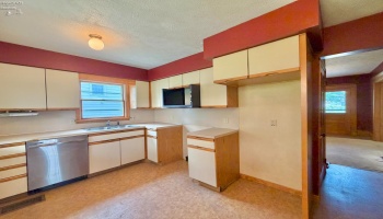 202 Euclid Avenue, Bellevue, 44811, 3 Bedrooms Bedrooms, ,1 BathroomBathrooms,Residential,For Sale,Euclid,20262276 202 Euclid Avenue, Bellevue, 44811, 3 Bedrooms Bedrooms, ,1 BathroomBathrooms,Residential,For Sale,Euclid,20262276