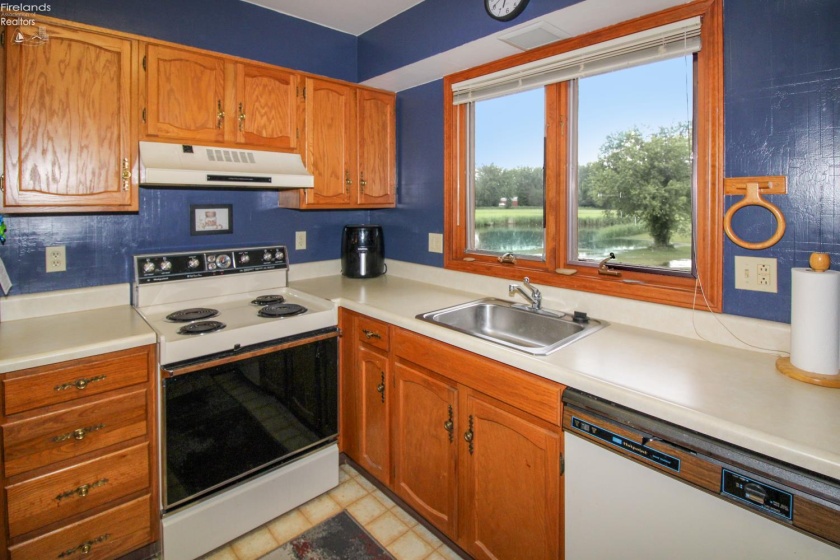 2594 Sun Valley Drive, Port Clinton, 43452, 2 Bedrooms Bedrooms, ,1 BathroomBathrooms,Residential,For Sale,Sun Valley,20262651