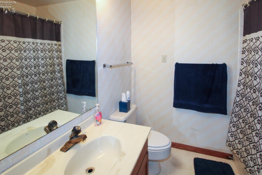 2594 Sun Valley Drive, Port Clinton, 43452, 2 Bedrooms Bedrooms, ,1 BathroomBathrooms,Residential,For Sale,Sun Valley,20262651