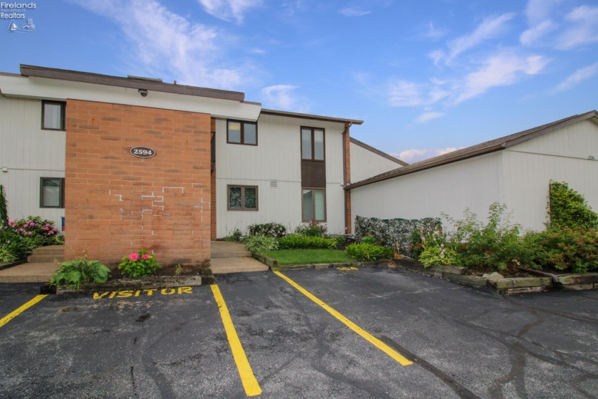 2594 Sun Valley Drive, Port Clinton, 43452, 2 Bedrooms Bedrooms, ,1 BathroomBathrooms,Residential,For Sale,Sun Valley,20262651
