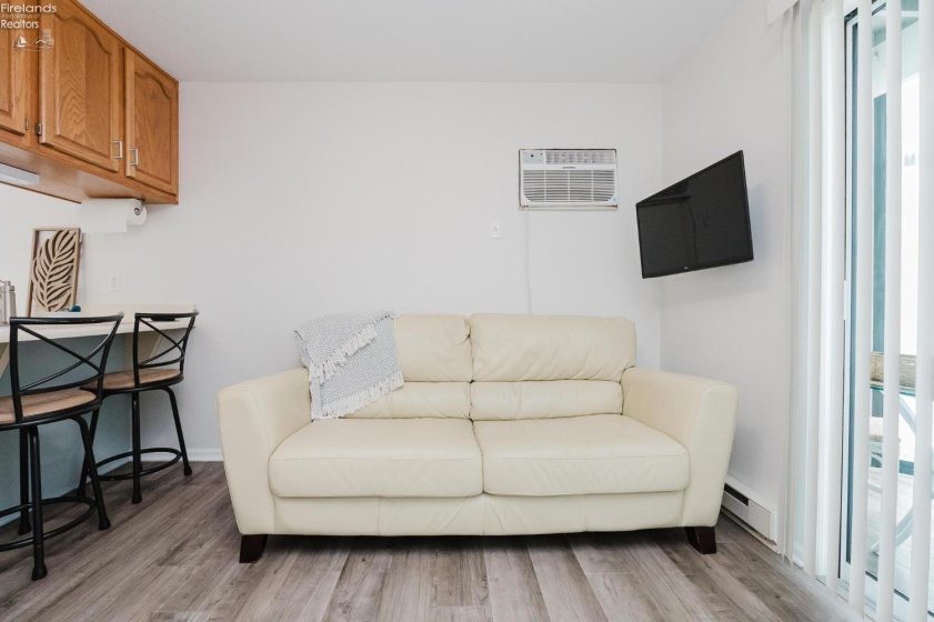 6475 Harris Harbor Drive, Oak Harbor, 43449, 1 Bedroom Bedrooms, ,1 BathroomBathrooms,Residential,For Sale,Harris Harbor,20262624