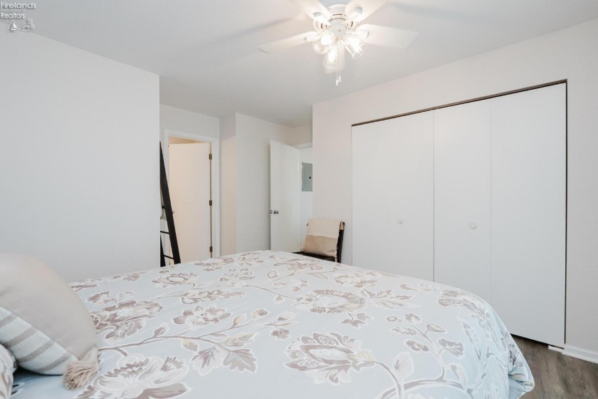 6475 Harris Harbor Drive, Oak Harbor, 43449, 1 Bedroom Bedrooms, ,1 BathroomBathrooms,Residential,For Sale,Harris Harbor,20262624