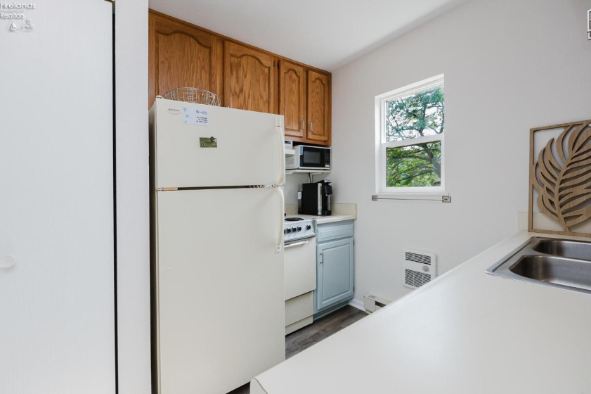 6475 Harris Harbor Drive, Oak Harbor, 43449, 1 Bedroom Bedrooms, ,1 BathroomBathrooms,Residential,For Sale,Harris Harbor,20262624