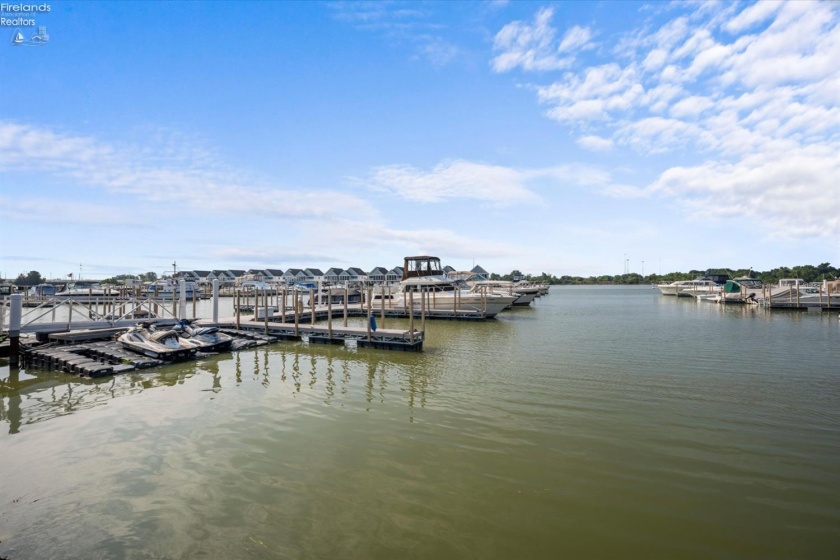 711 Lakeshore Drive, Port Clinton, 43452, 1 Bedroom Bedrooms, ,1 BathroomBathrooms,Residential,For Sale,Lakeshore,20262662