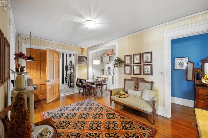 504 Perry Street, Port Clinton, 43452, 7 Bedrooms Bedrooms, ,5 BathroomsBathrooms,Residential,For Sale,Perry,20262663