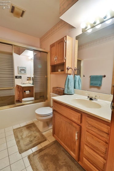 3853 Cambridge Place, Lima, 45804, 2 Bedrooms Bedrooms, ,2 BathroomsBathrooms,Residential,For Sale,Cambridge,20262643