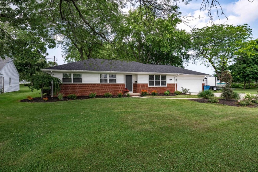 438 Water Street, Oak Harbor, 43449, 3 Bedrooms Bedrooms, ,2 BathroomsBathrooms,Residential,For Sale,Water,20262648