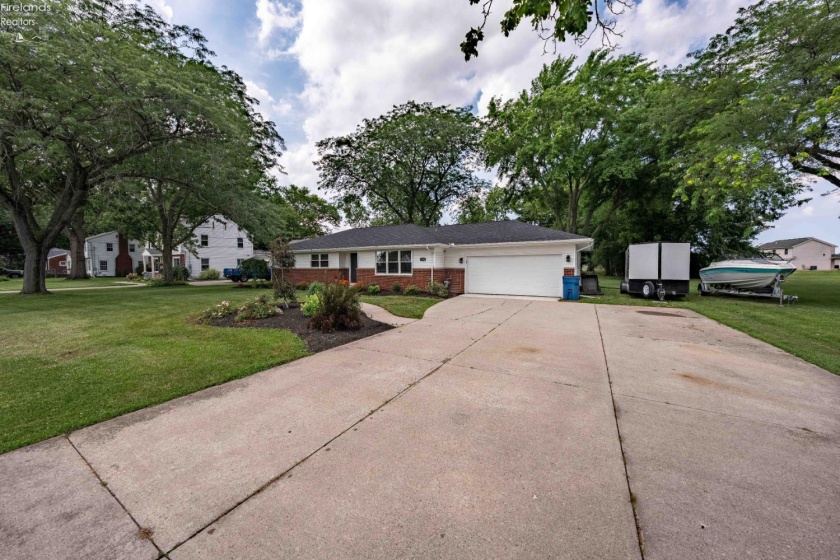 438 Water Street, Oak Harbor, 43449, 3 Bedrooms Bedrooms, ,2 BathroomsBathrooms,Residential,For Sale,Water,20262648