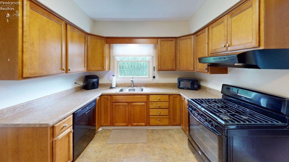 804 Grant Street, Port Clinton, 43452, 4 Bedrooms Bedrooms, ,2 BathroomsBathrooms,Residential,For Sale,Grant,20262640