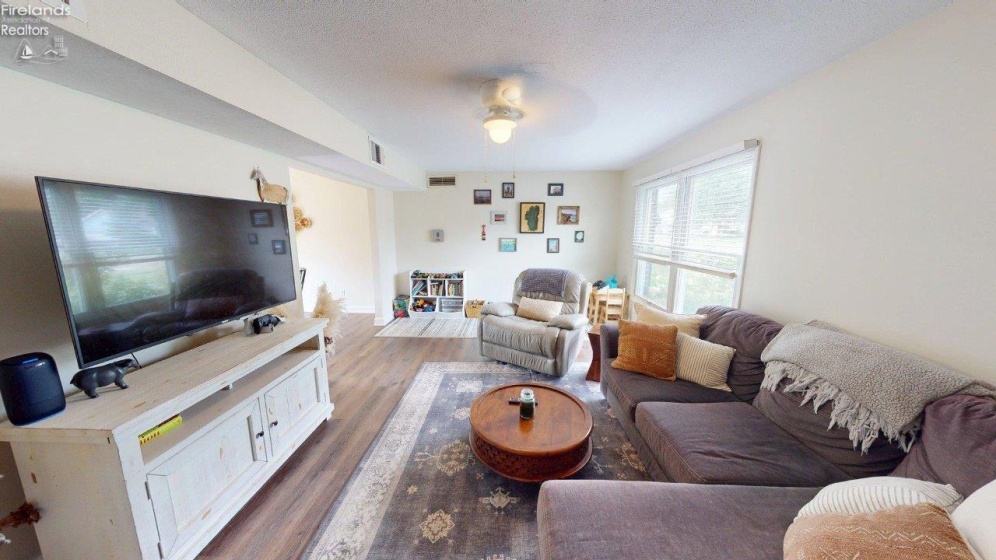 804 Grant Street, Port Clinton, 43452, 4 Bedrooms Bedrooms, ,2 BathroomsBathrooms,Residential,For Sale,Grant,20262640