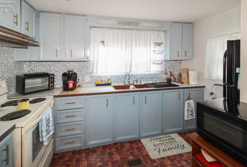 8175 North Shore Boulevard, Marblehead, 43440, 2 Bedrooms Bedrooms, ,1 BathroomBathrooms,Residential,For Sale,North Shore,20262668