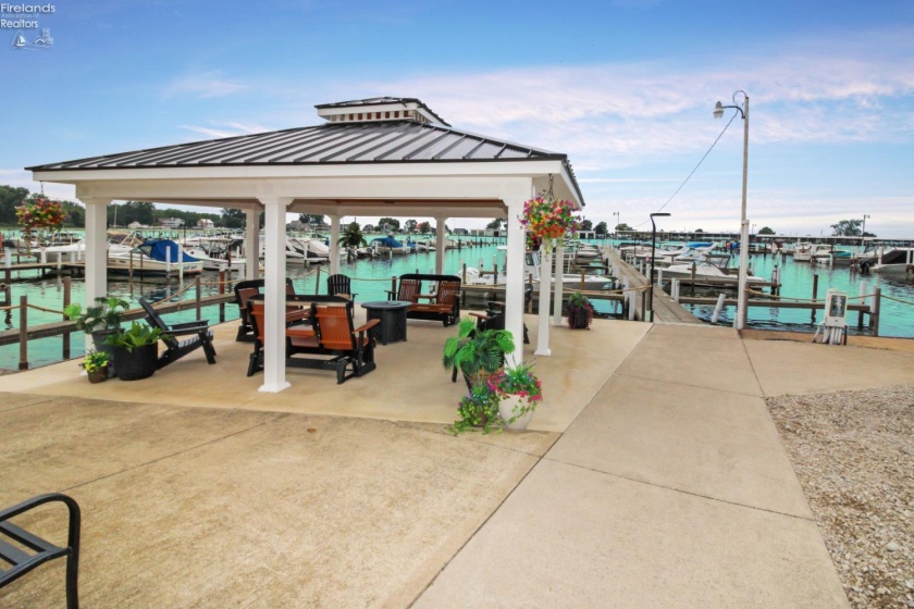 8175 North Shore Boulevard, Marblehead, 43440, 2 Bedrooms Bedrooms, ,1 BathroomBathrooms,Residential,For Sale,North Shore,20262668
