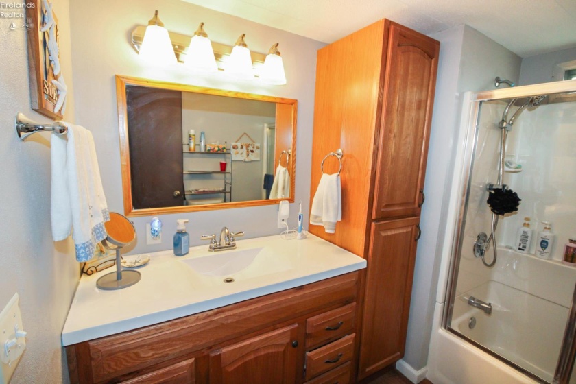 8175 North Shore Boulevard, Marblehead, 43440, 2 Bedrooms Bedrooms, ,1 BathroomBathrooms,Residential,For Sale,North Shore,20262668