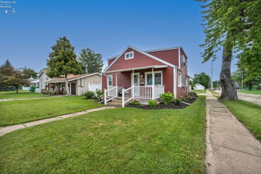902 2nd Street, Port Clinton, 43452, 3 Bedrooms Bedrooms, ,2 BathroomsBathrooms,Residential,For Sale,2nd,20262568