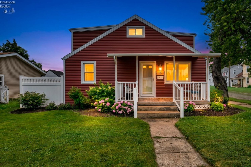 902 2nd Street, Port Clinton, 43452, 3 Bedrooms Bedrooms, ,2 BathroomsBathrooms,Residential,For Sale,2nd,20262568