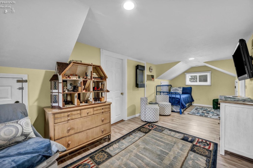 902 2nd Street, Port Clinton, 43452, 3 Bedrooms Bedrooms, ,2 BathroomsBathrooms,Residential,For Sale,2nd,20262568