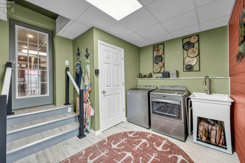 902 2nd Street, Port Clinton, 43452, 3 Bedrooms Bedrooms, ,2 BathroomsBathrooms,Residential,For Sale,2nd,20262568
