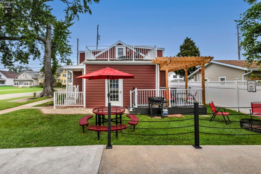 902 2nd Street, Port Clinton, 43452, 3 Bedrooms Bedrooms, ,2 BathroomsBathrooms,Residential,For Sale,2nd,20262568