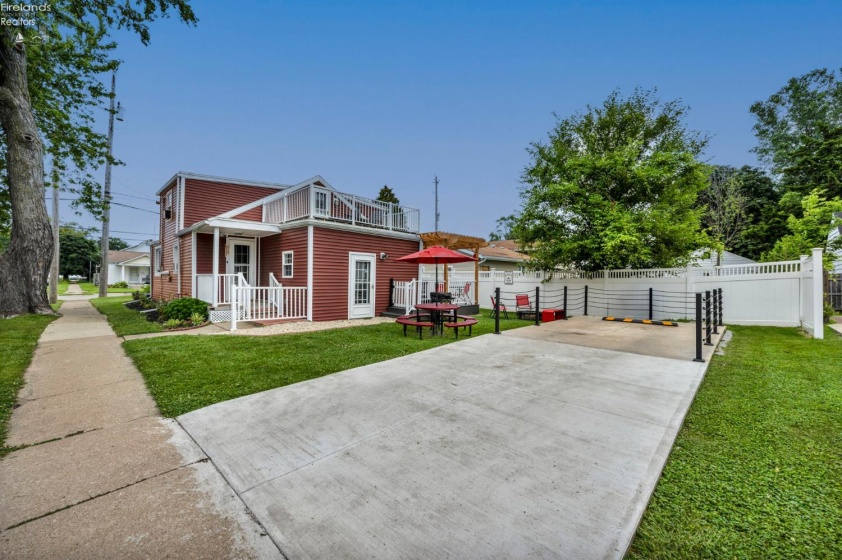 902 2nd Street, Port Clinton, 43452, 3 Bedrooms Bedrooms, ,2 BathroomsBathrooms,Residential,For Sale,2nd,20262568