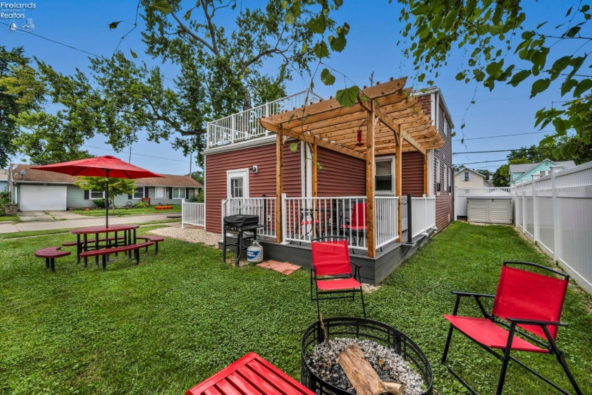 902 2nd Street, Port Clinton, 43452, 3 Bedrooms Bedrooms, ,2 BathroomsBathrooms,Residential,For Sale,2nd,20262568