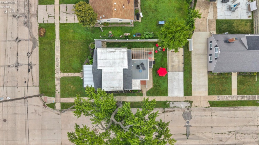 902 2nd Street, Port Clinton, 43452, 3 Bedrooms Bedrooms, ,2 BathroomsBathrooms,Residential,For Sale,2nd,20262568