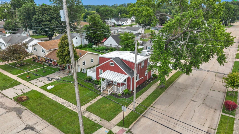 902 2nd Street, Port Clinton, 43452, 3 Bedrooms Bedrooms, ,2 BathroomsBathrooms,Residential,For Sale,2nd,20262568