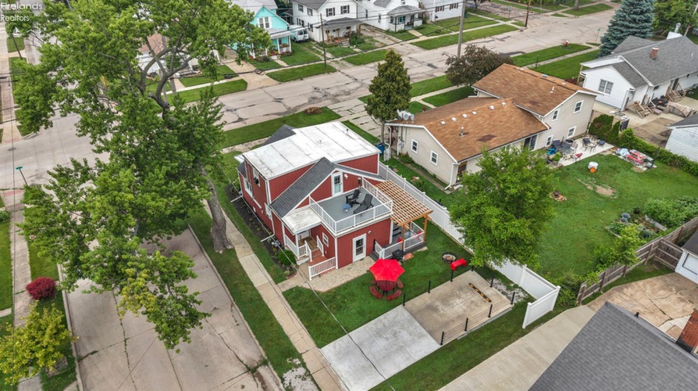 902 2nd Street, Port Clinton, 43452, 3 Bedrooms Bedrooms, ,2 BathroomsBathrooms,Residential,For Sale,2nd,20262568