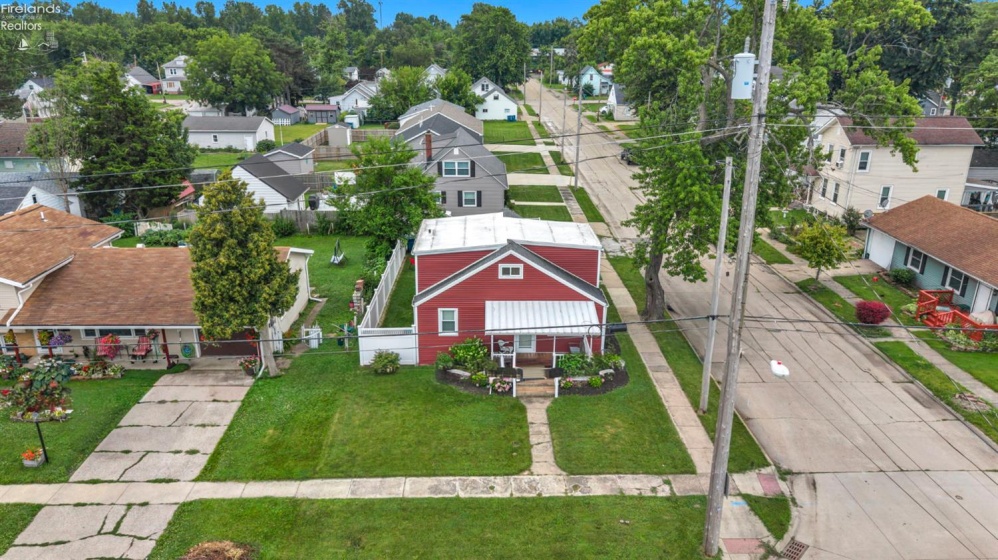 902 2nd Street, Port Clinton, 43452, 3 Bedrooms Bedrooms, ,2 BathroomsBathrooms,Residential,For Sale,2nd,20262568