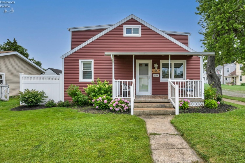902 2nd Street, Port Clinton, 43452, 3 Bedrooms Bedrooms, ,2 BathroomsBathrooms,Residential,For Sale,2nd,20262568