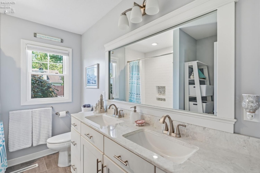 746 Clinton Street, Port Clinton, 43452, 3 Bedrooms Bedrooms, ,1 BathroomBathrooms,Residential,For Sale,Clinton,20262626