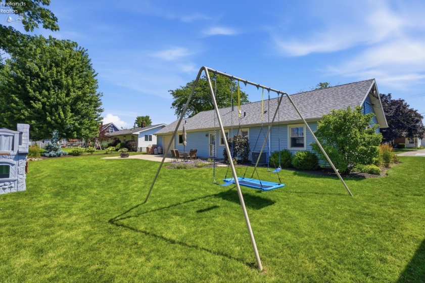 746 Clinton Street, Port Clinton, 43452, 3 Bedrooms Bedrooms, ,1 BathroomBathrooms,Residential,For Sale,Clinton,20262626
