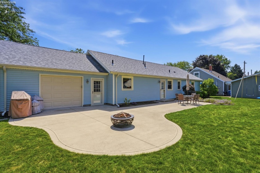 746 Clinton Street, Port Clinton, 43452, 3 Bedrooms Bedrooms, ,1 BathroomBathrooms,Residential,For Sale,Clinton,20262626