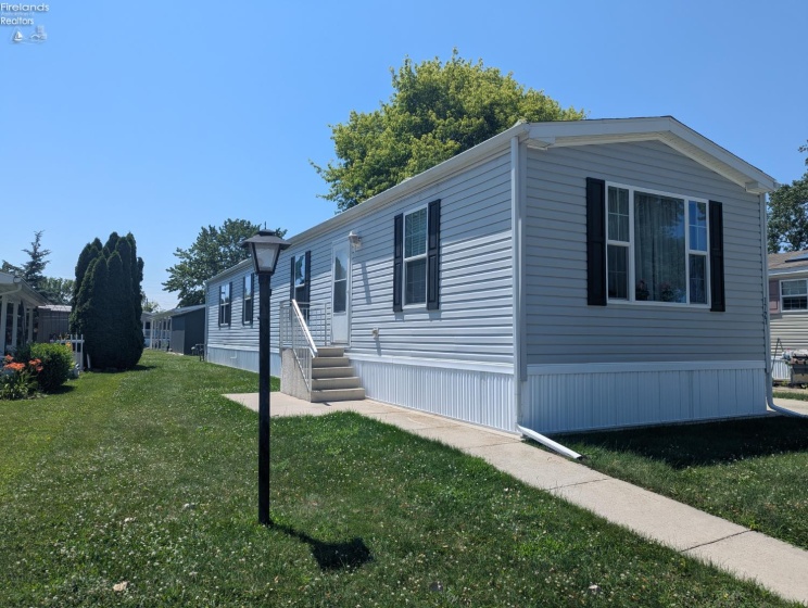 1727 Morningside Drive, Port Clinton, 43452, 2 Bedrooms Bedrooms, ,2 BathroomsBathrooms,Residential,For Sale,Morningside,20262669