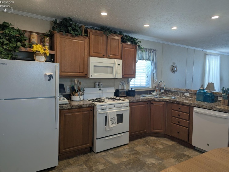1727 Morningside Drive, Port Clinton, 43452, 2 Bedrooms Bedrooms, ,2 BathroomsBathrooms,Residential,For Sale,Morningside,20262669