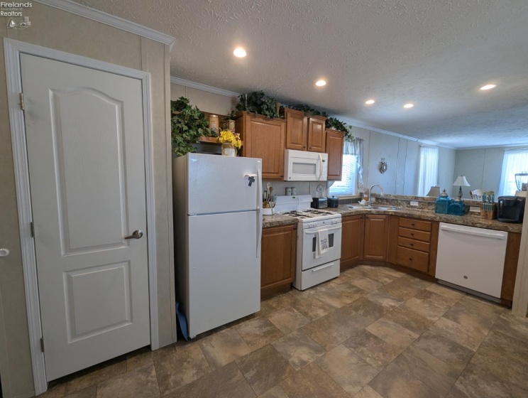 1727 Morningside Drive, Port Clinton, 43452, 2 Bedrooms Bedrooms, ,2 BathroomsBathrooms,Residential,For Sale,Morningside,20262669