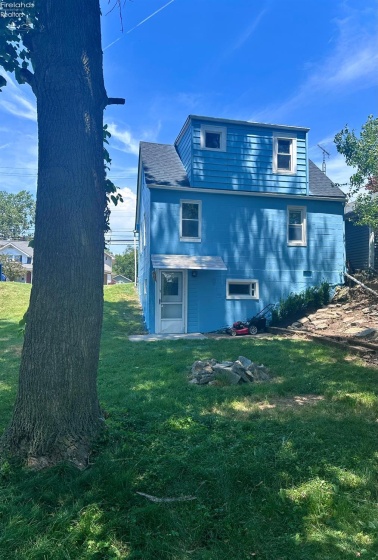 2406 Monroe Street, Sandusky, 44870, 2 Bedrooms Bedrooms, ,1 BathroomBathrooms,Residential,For Sale,Monroe,20262683