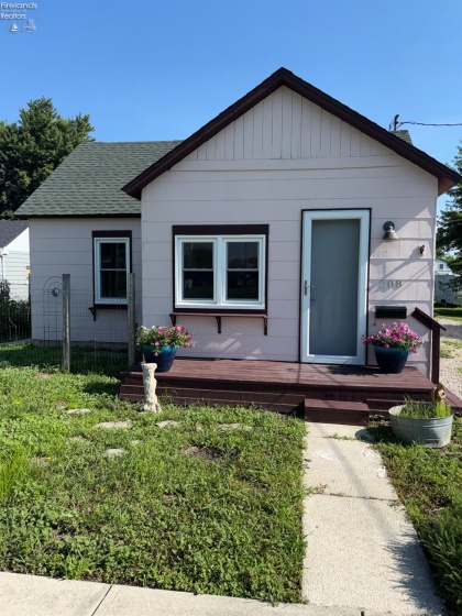 208 Washington Street, Oak Harbor, 43449, 1 Bedroom Bedrooms, ,1 BathroomBathrooms,Residential,For Sale,Washington,20262671