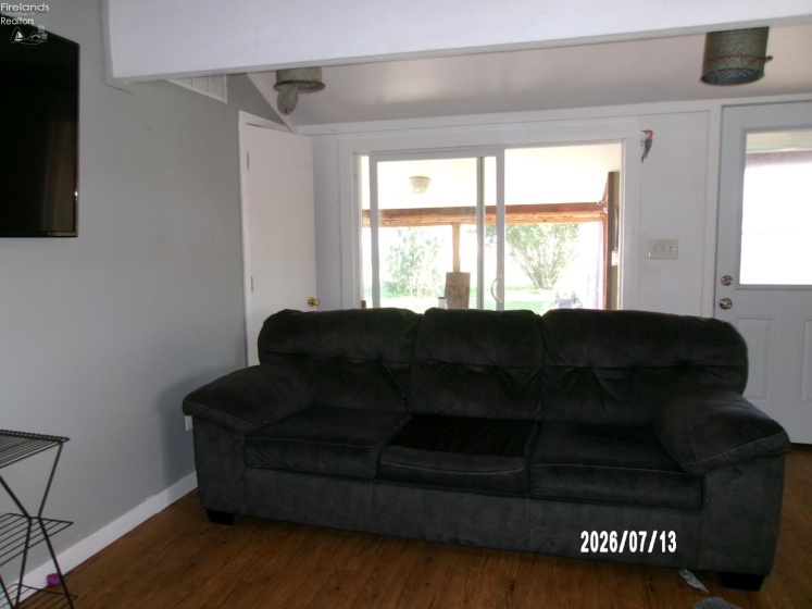 208 Washington Street, Oak Harbor, 43449, 1 Bedroom Bedrooms, ,1 BathroomBathrooms,Residential,For Sale,Washington,20262671