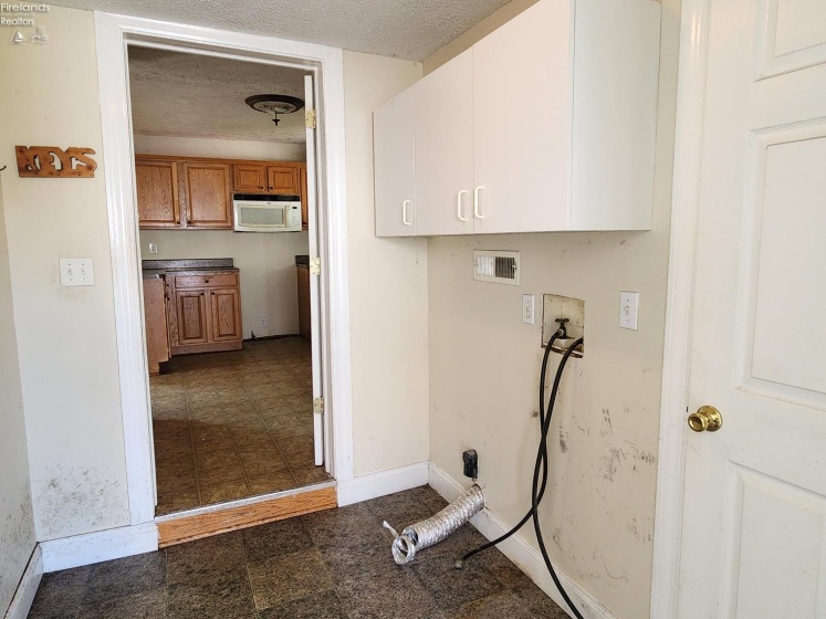 281 Spring Street, Clyde, 43410, 2 Bedrooms Bedrooms, ,2 BathroomsBathrooms,Residential,For Sale,Spring Street,20262665