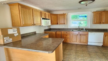 281 Spring Street, Clyde, 43410, 2 Bedrooms Bedrooms, ,2 BathroomsBathrooms,Residential,For Sale,Spring Street,20262665