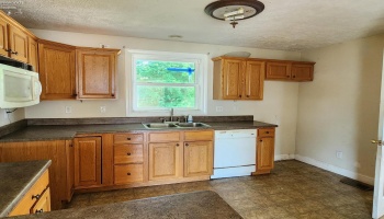 281 Spring Street, Clyde, 43410, 2 Bedrooms Bedrooms, ,2 BathroomsBathrooms,Residential,For Sale,Spring Street,20262665