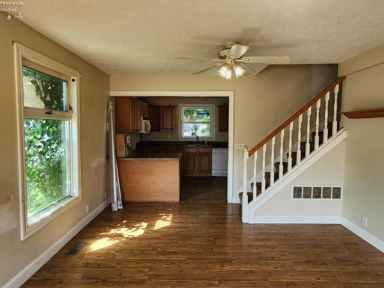 281 Spring Street, Clyde, 43410, 2 Bedrooms Bedrooms, ,2 BathroomsBathrooms,Residential,For Sale,Spring Street,20262665