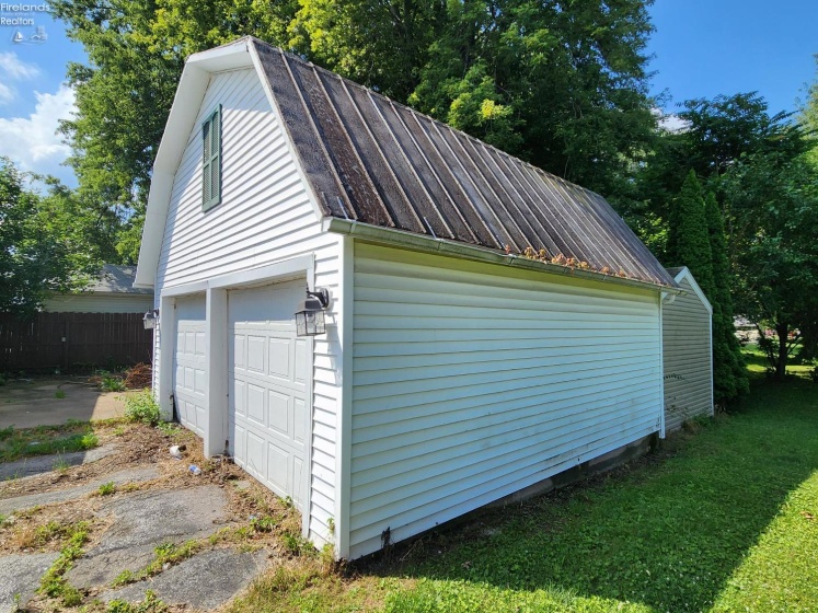 281 Spring Street, Clyde, 43410, 2 Bedrooms Bedrooms, ,2 BathroomsBathrooms,Residential,For Sale,Spring Street,20262665
